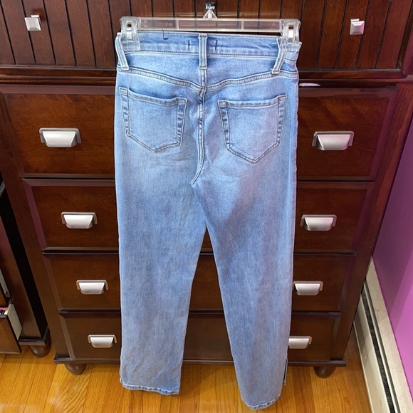 Fashionnova Light Wash Mom Jeans - Picture 2 of 5